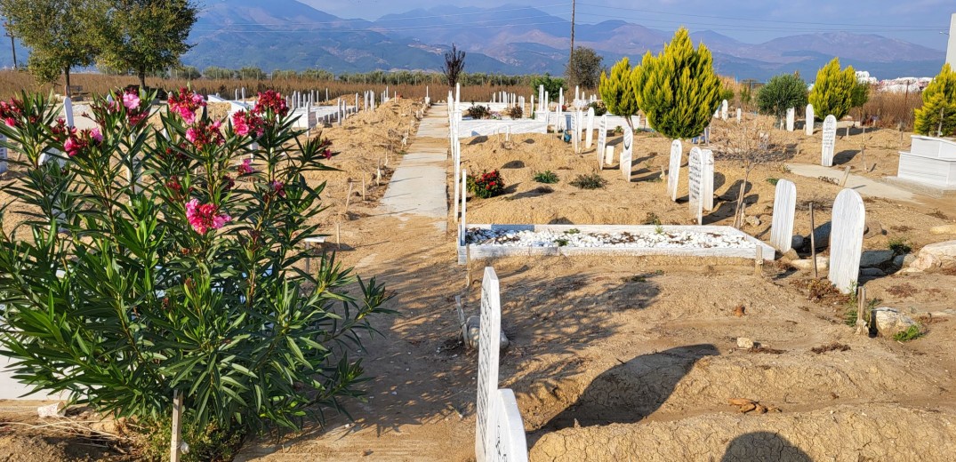 Κομοτηνή:  To μουσουλμανικό νεκροταφείο αγνώστων και μεταναστών στη Μεσούνη με... αριθμούς αντί για ονόματα