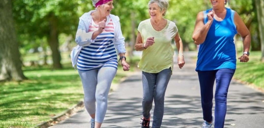 Μικρότερος ο κίνδυνος άνοιας για τις ηλικιωμένες που περπατάνε περισσότερο
