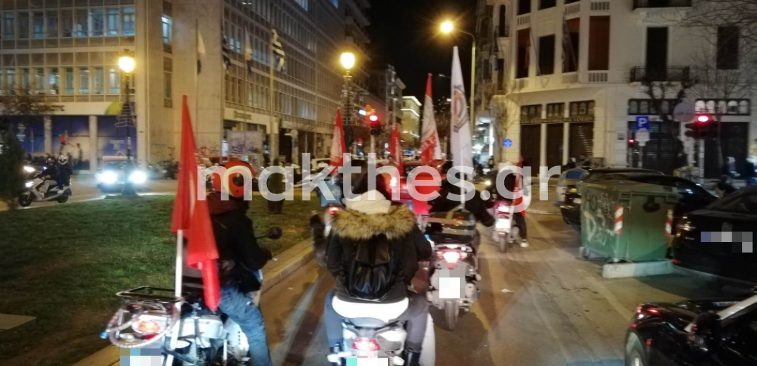 Μηχανοκίνητη πορεία των διανομέων στη Θεσσαλονίκη - Περνούν από σημεία που σκοτώθηκαν συνάδελφοί τους (φωτ.)