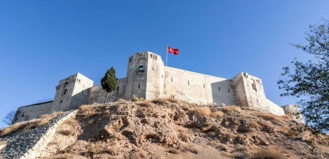 Τουρκία: Κατέρρευσε κάστρο 2.200 ετών από το σεισμό (βίντεο, φωτ.)