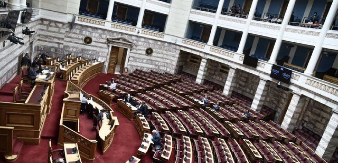 Βουλή: Διαξιφισμοί των κοινοβουλευτικών εκπροσώπων για τους πλειστηριασμούς