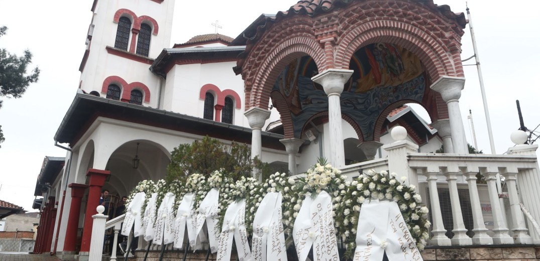 Δυστύχημα στα Τέμπη: Σε κλίμα οδύνης οι κηδείες σε Γιαννιτσά, Κορδελιό και Θέρμη