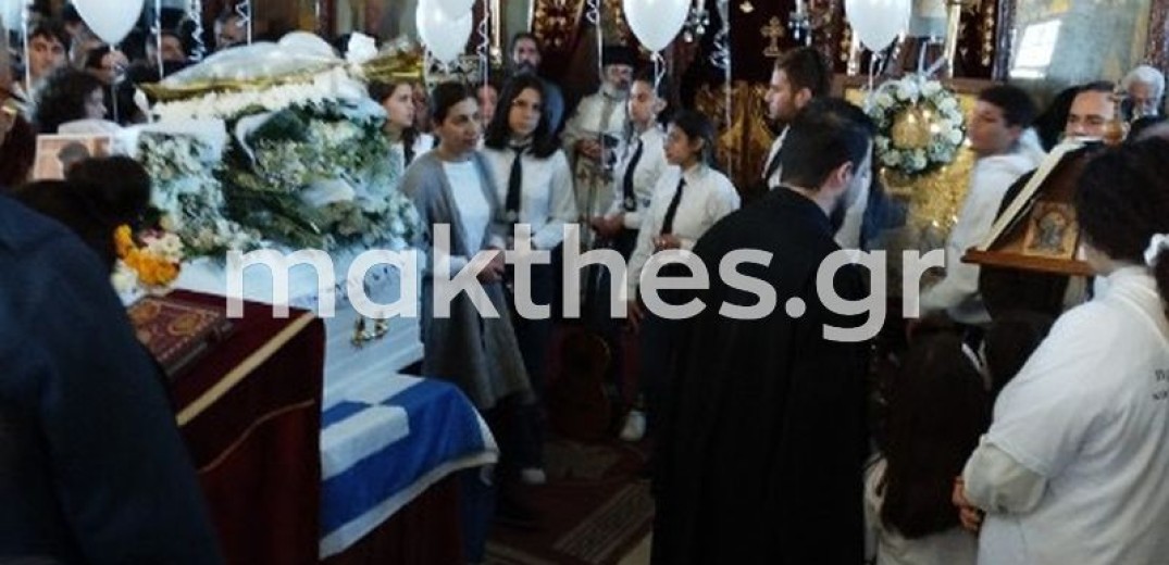 Τραγωδία στα Τέμπη: «Λαοθάλασσα» στην κηδεία του Κυπριανού Παπαϊωάννου στην Κύπρο (φωτ.)