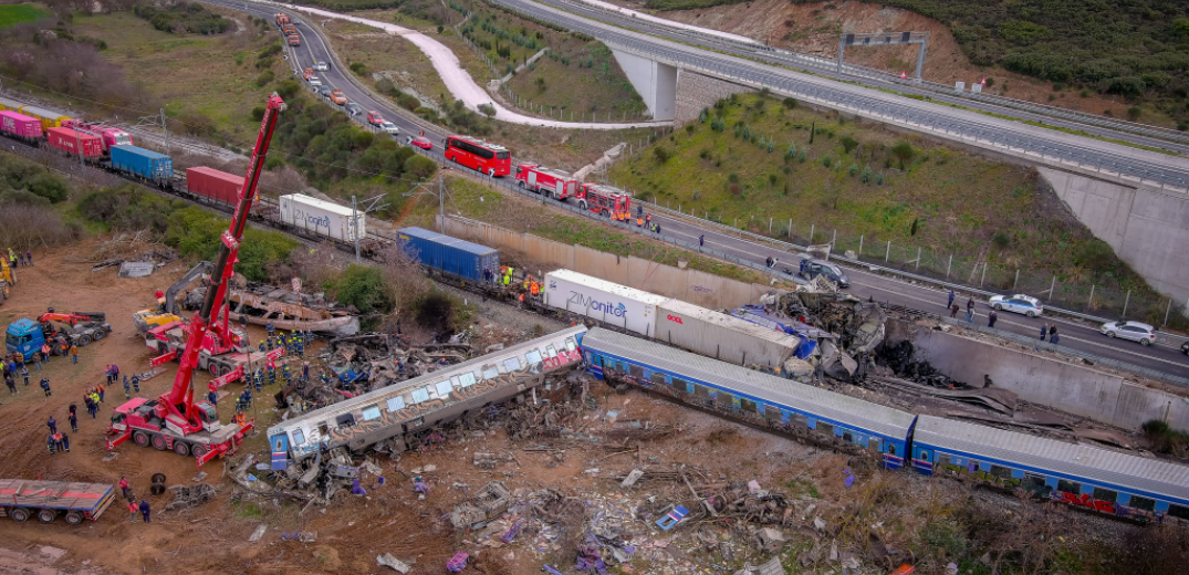 Σοκαριστική καταγγελία για την τραγωδία στα Τέμπη: «Την ώρα του δυστυχήματος είχαν πάρτι στον σταθμό στη Λάρισα» (βίντεο)
