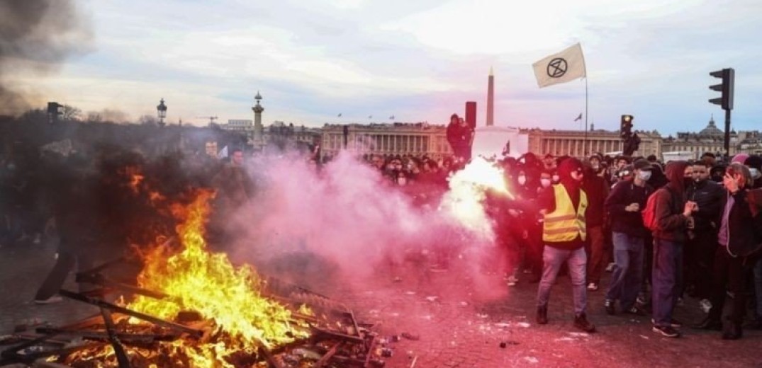 Γαλλία: Τα συνδικάτα καλούν σε νέα απεργία αύριο για το συνταξιοδοτικό