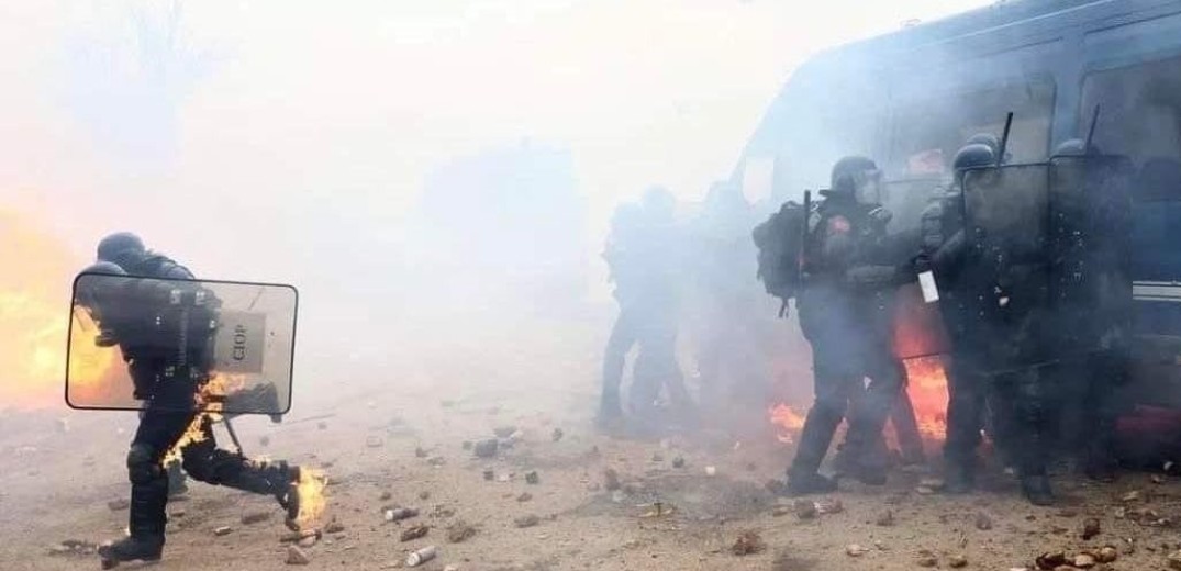 Σκηνικό πολέμου στη Γαλλία - Σοβαροί τραυματισμοί διαδηλωτών και αστυνομικών - Δείτε βίντεο
