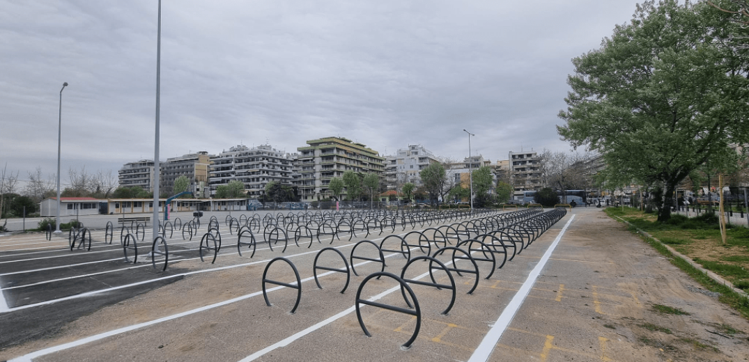 «Οικολογία Αλληλεγγύη»: Θυμηδία μόνο προκαλεί ο χώρος στάθμευσης ποδηλάτων μπροστά από το Μέγαρο Μουσικής (φωτ.)