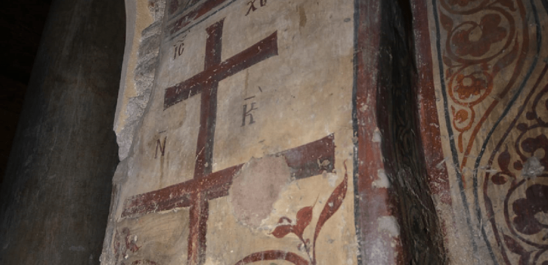 Θεσσαλονίκη: Οι μοναδικές τοιχογραφίες με τους φυλλοφόρους σταυρούς στον βυζαντινό ναό Αγίου Παντελεήμονα (φωτ.)
