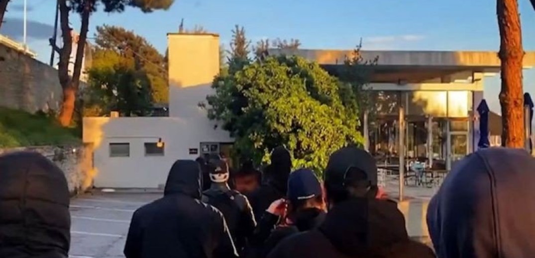 Θεσσαλονίκη: Το ΚΚΕ καταδικάζει την «απαράδεκτη φασιστική επίθεση» σε έκθεση τέχνης στην Καλαμαριά	