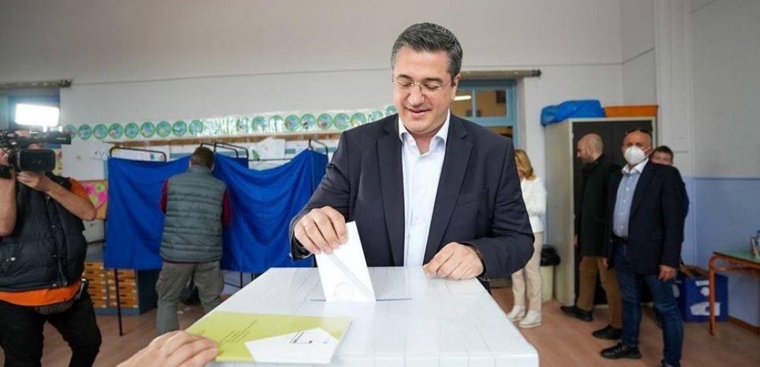 Στη Βραχιά Θεσσαλονίκης ψήφισε ο Απ. Τζιτζικώστας - Κάλεσε τους νέους να ψηφίσουν