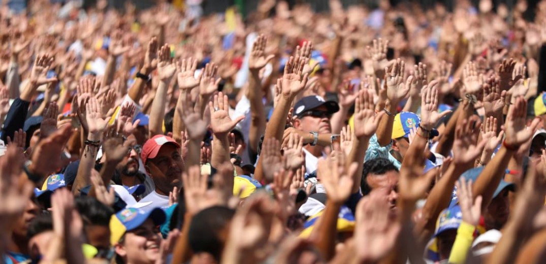 Κίνα: Η Βενεζουέλα πρέπει να διευθετήσει η ίδια την κρίση