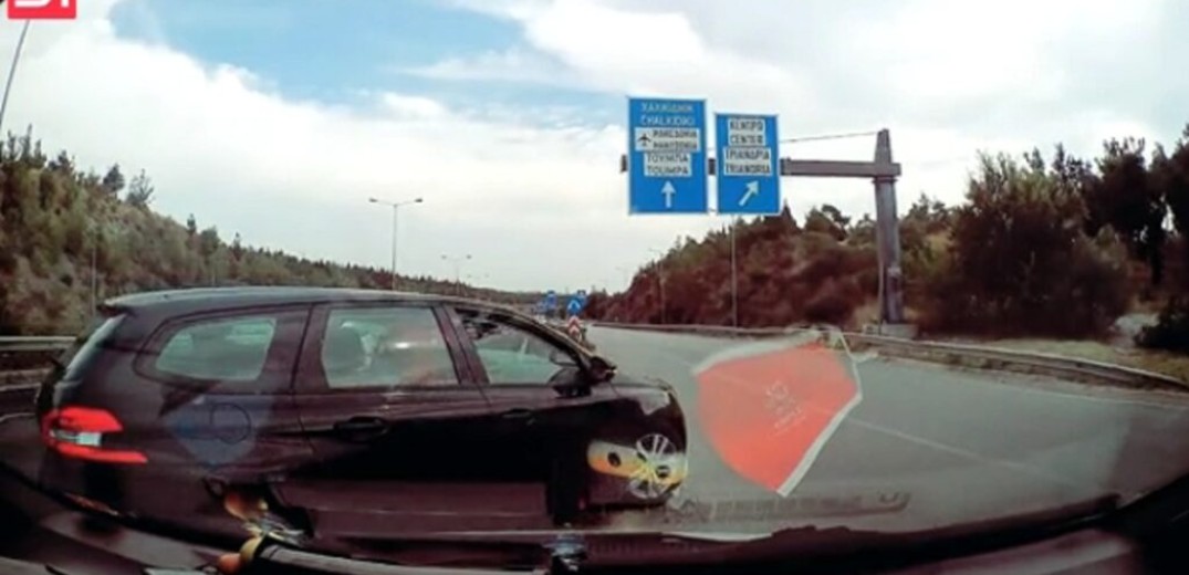 Θεσσαλονίκη: Οδηγός πάει να κάνει αναστροφή στην Περιφερειακή - Δείτε βίντεο