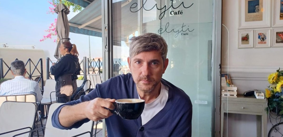 Πρωινός καφές με τον Θεσσαλονικιό τραγουδοποιό Γιώργο Μπέγκα (βίντεο)