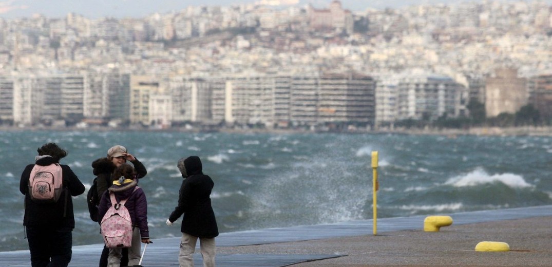 Θεσσαλονίκη: Θυελλώδεις άνεμοι θα σαρώσουν το Θερμαϊκό - Φόβοι για πτώσεις δέντρων στην πόλη