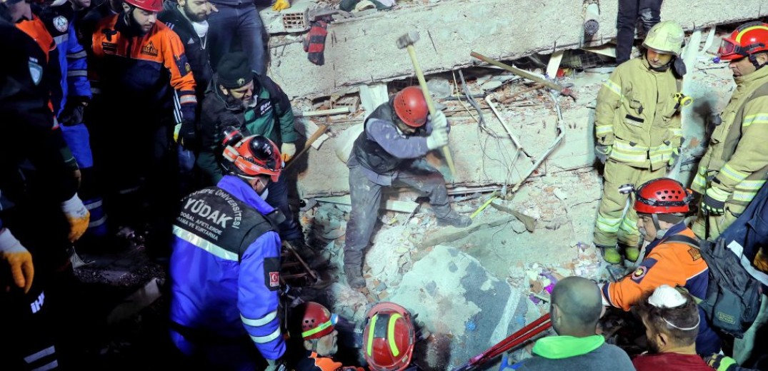 Τουρκία: Στους 17 οι νεκροί από την κατάρρευση πολυκατοικίας