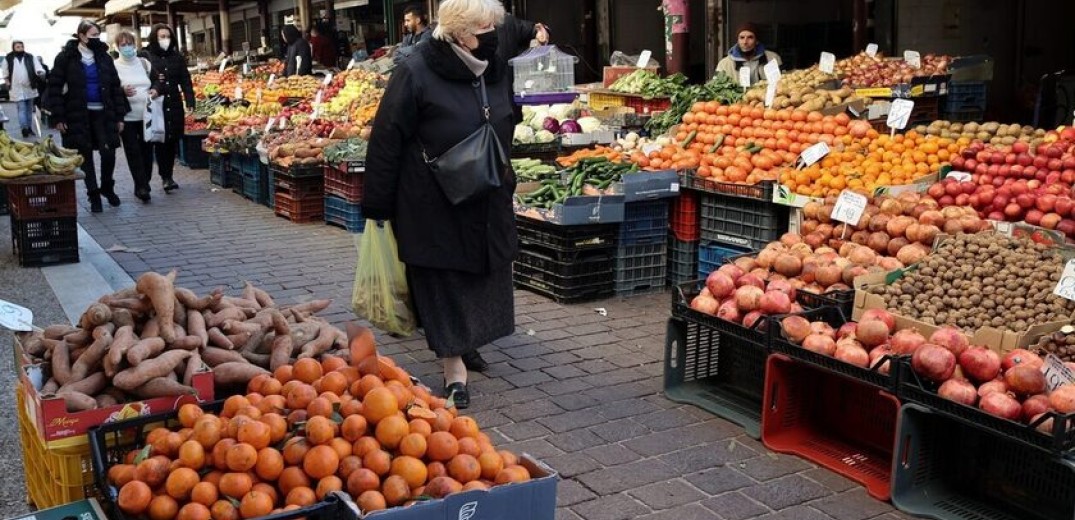 Οργιάζουν οι «παραλαϊκές» μέσα στις λαϊκές αγορές - Πωλούν ακόμη και τρόφιμα που δεν έχουν ελεγχθεί