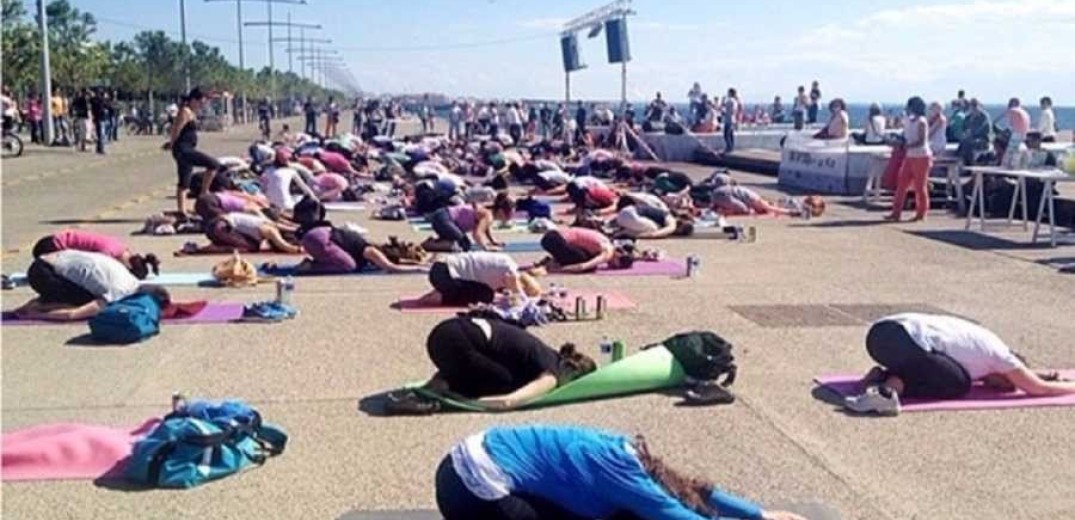 Δωρεάν γυμναστική στην παραλία της Θεσσαλονίκης