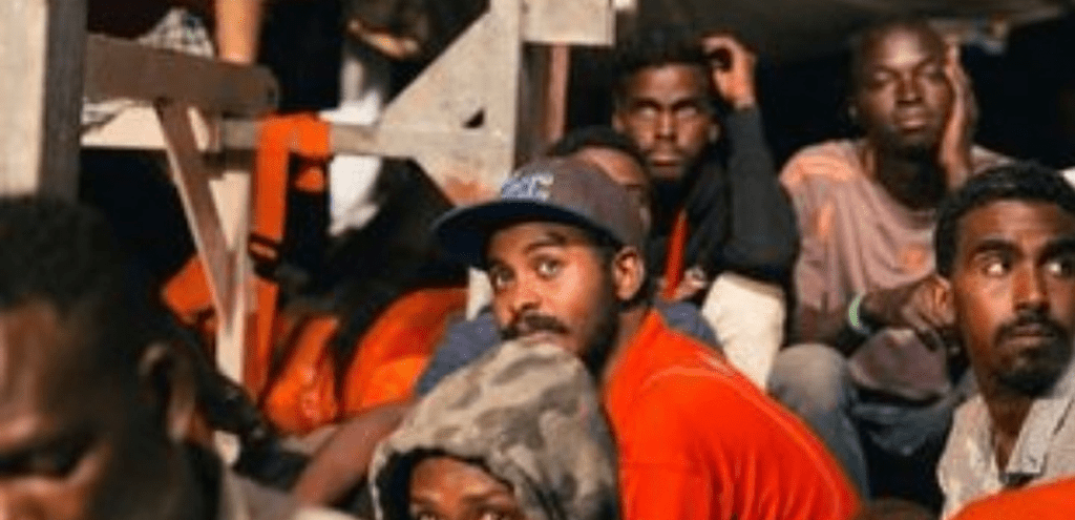 Πλοία με μετανάστες εμποδίστηκαν από τη λιβυκή ακτοφυλακή
