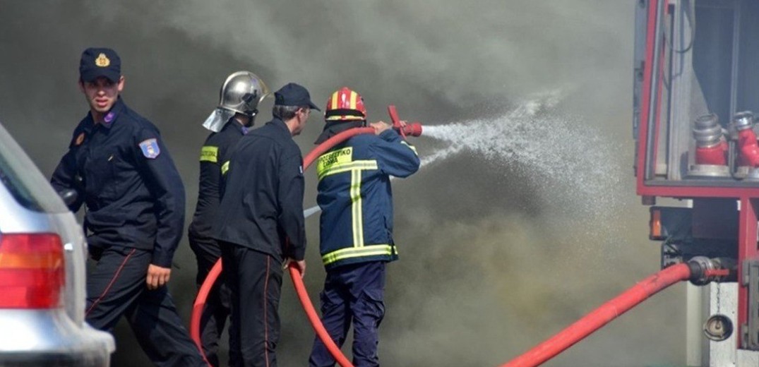 Θεσσαλονίκη: Πυρκαγιά σε ισόγειο κατάστημα στην Παπαναστασίου