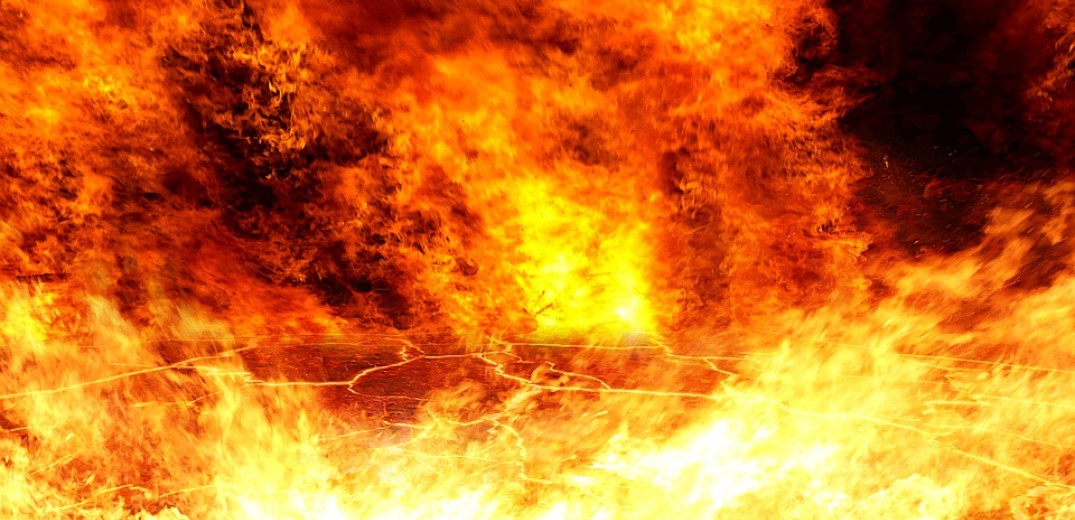 Φωτιά κατέστρεψε βιοτεχνία στην Ορεστιάδα (βίντεο)