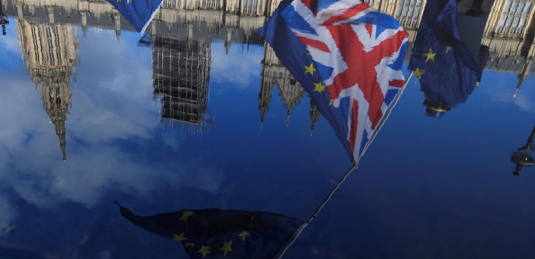 Φ. Τίμερμανς: Η Βρετανία πρέπει να ηρεμήσει και να ξανασκεφτεί το Brexit
