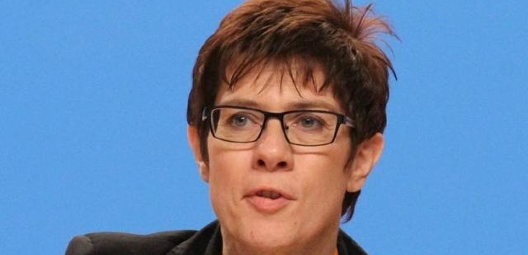 Γερμανία: Η Ανεγκρέτ Κραμπ- Κάρενμπάουερ πιο δημοφιλής για να αναλάβει την καγκελαρία 