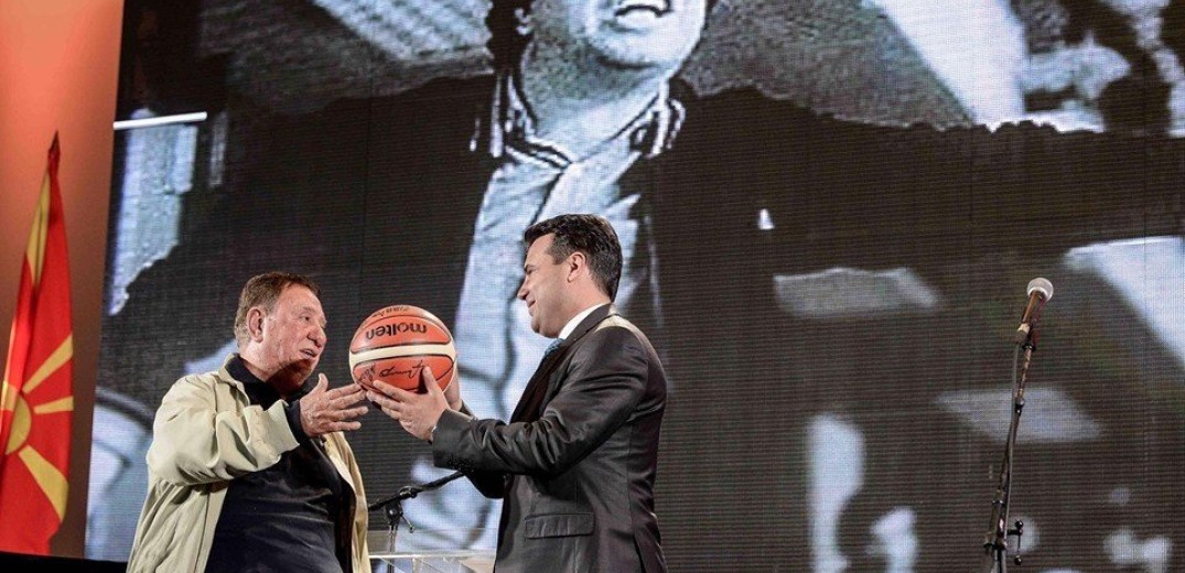 Μπάσκετ: Ο Λέσιτς έγινε 80 ετών και ο Ζάεφ τού ετοίμασε γιορτή (photos)