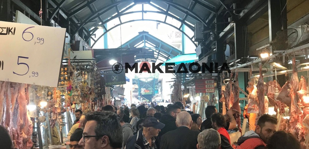 Στην αγορά οι Θεσσαλονικείς για τα τελευταία ψώνια (photos)
