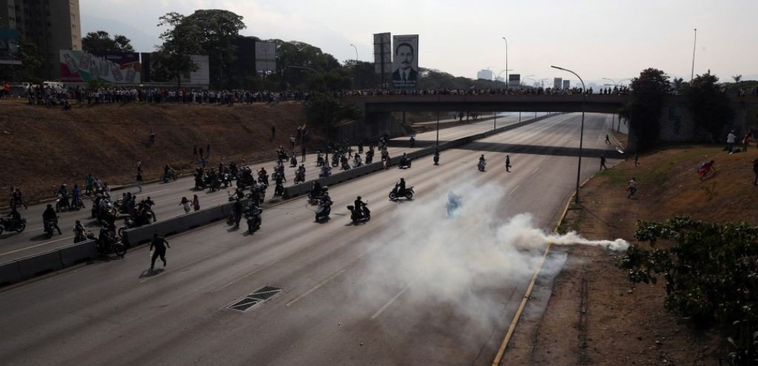 &#x27;Οχημα της Εθνοφρουράς στη Βενεζουέλα παρέσυρε διαδηλωτές
