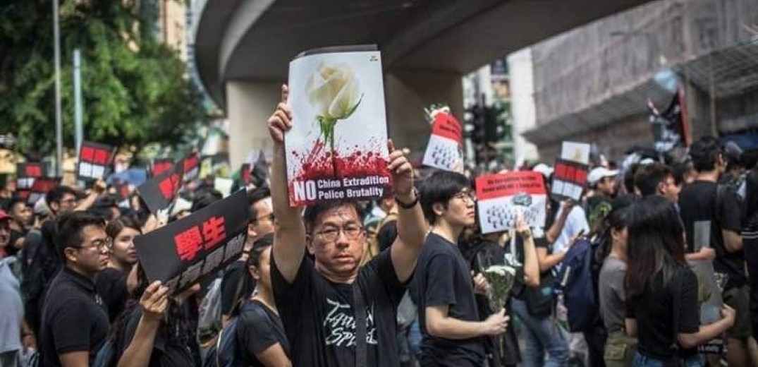 Χονγκ Κονγκ: Σχεδόν δύο εκατομμύρια διαδηλωτές στους δρόμους κατά της έκδοσης υπόπτων στην Κίνα 