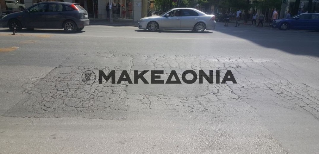 Δρόμοι-παγίδες και ανύπαρκτες διαγραμμίσεις στους δρόμους της Θεσσαλονίκης (φωτογραφίες)