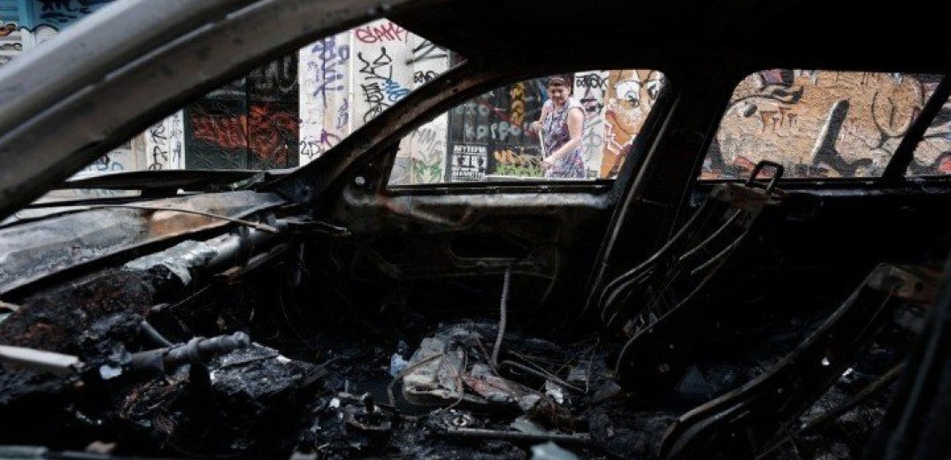 Θεσσαλονίκη: Στις φλόγες τα ξημερώματα τρία αυτοκίνητα στην παλιά Λαχαναγορά