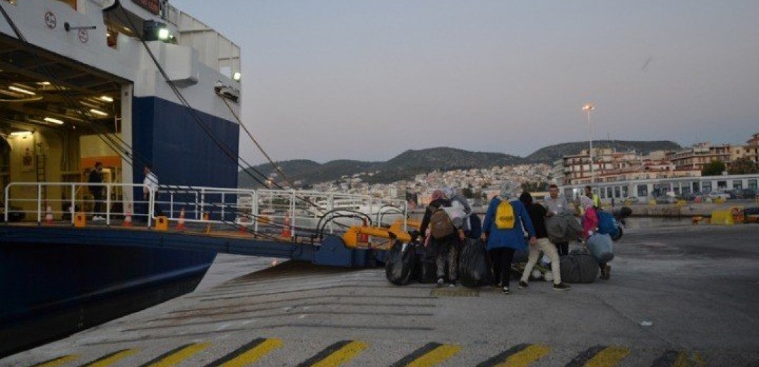 Έφθασαν 406 πρόσφυγες στον Πειραιά από νησιά της χώρας