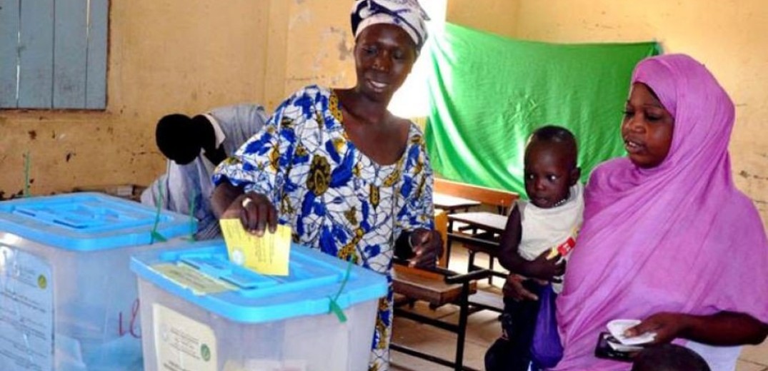 Οι Μαυριτανοί ψηφίζουν για πρόεδρο και με ελπίδα για μετάβαση της εξουσίας