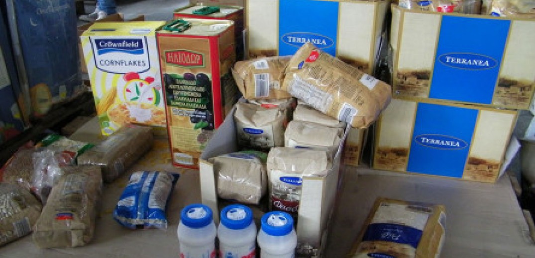 Διανομή τροφίμων στο δήμο Αμπελοκήπων Μενεμένης 