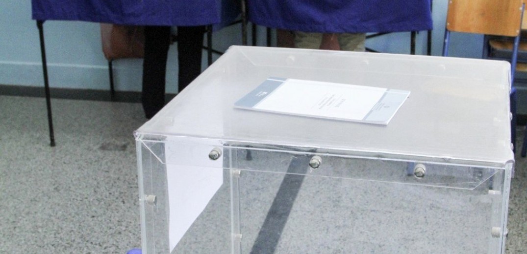Λαγκαδάς: «Μετακόμισαν» τελευταία στιγμή εκλογικό κέντρο γιατί έπεφταν σοβάδες 