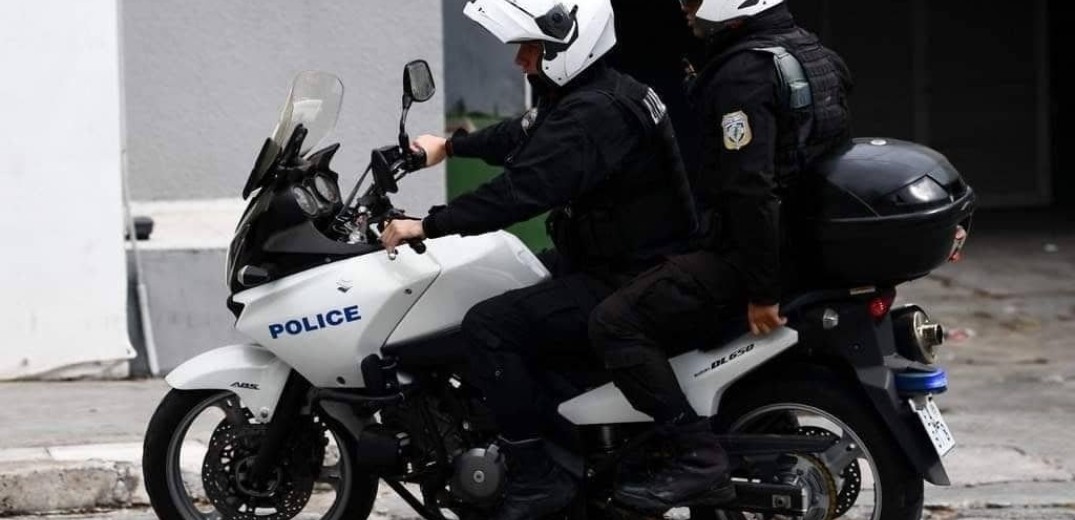 Χαλκιδική: «Ήταν η αντίδραση της στιγμής» είπε η γυναίκα που δάγκωσε το χέρι του αστυνομικού για μία κλήση