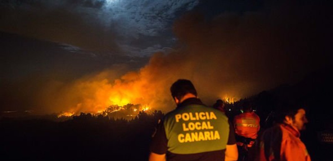 Γκραν Κανάρια: Απομακρύνθηκαν 4000 άνθρωποι λόγω της ανεξέλεγκτης πυρκαγιάς