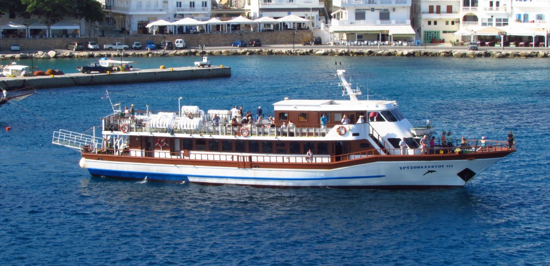 Τραυματίστηκαν επτά άτομα σε τουριστικό πλοίο