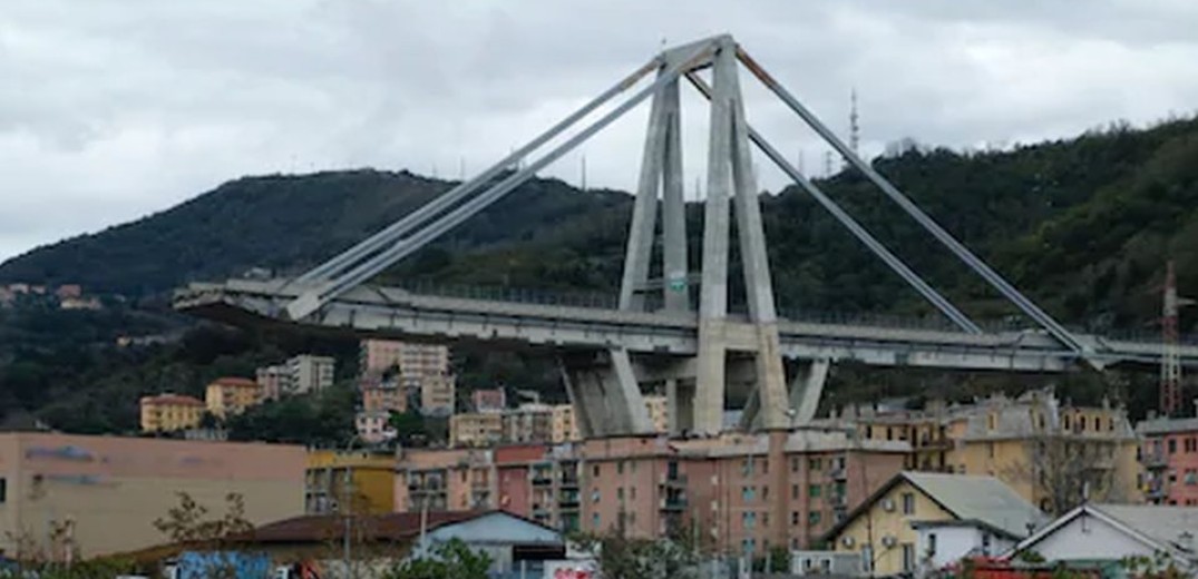 Ιταλία: Κατέρρευσε οδογέφυρα στη Λιγουρία  