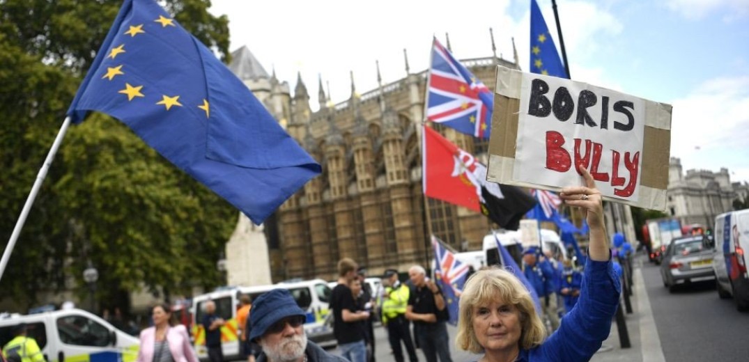 Βρετανία: Παραιτείται και ο πρόεδρος της Βουλής Τζον Μπέρκοου
