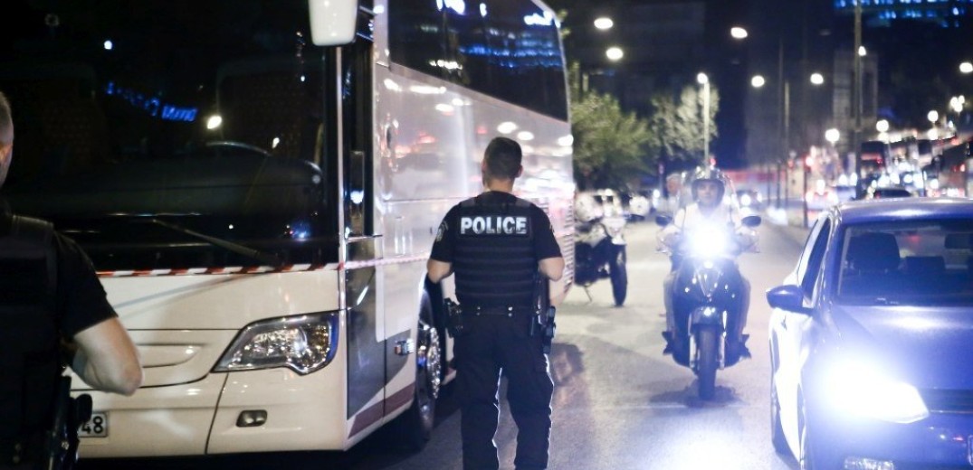 Οδηγός στην Αθήνα πυροβόλησε τουριστικό λεωφορείο για την προτεραιότητα&#33;