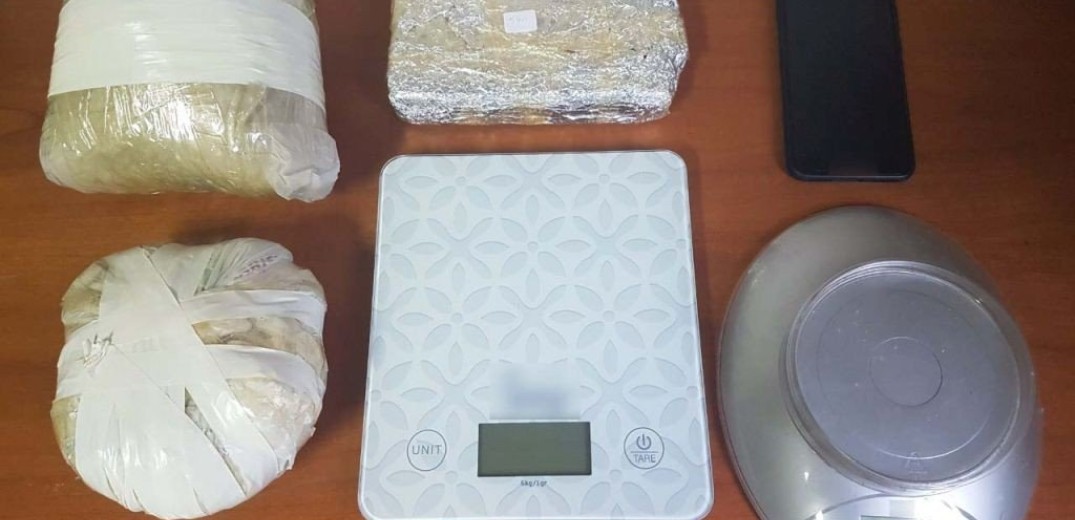 Πάνω από δύο κιλά ηρωίνης εντόπισε η αστυνομία σε σπίτι στο Φίλυρο (φωτο)