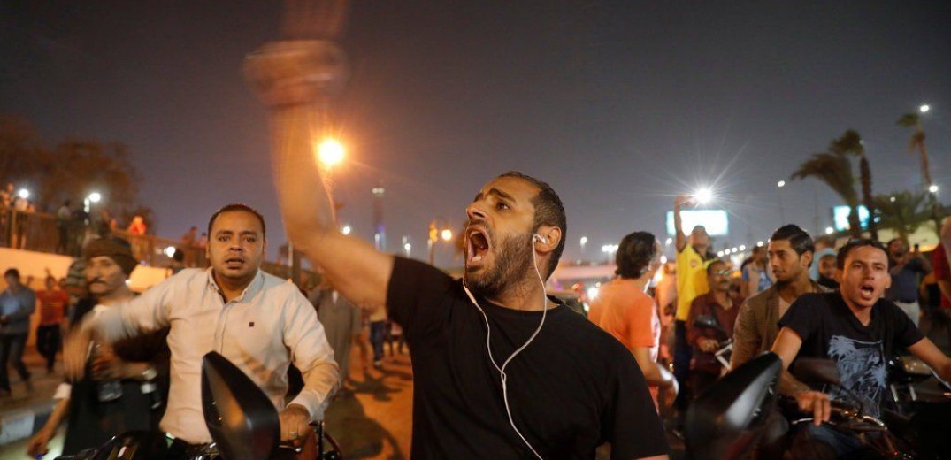 Αίγυπτος: Με δακρυγόνα και πλαστικές σφαίρες απάντησε ο Σίσι στους διαδηλωτές (βίντεο & φωτο)