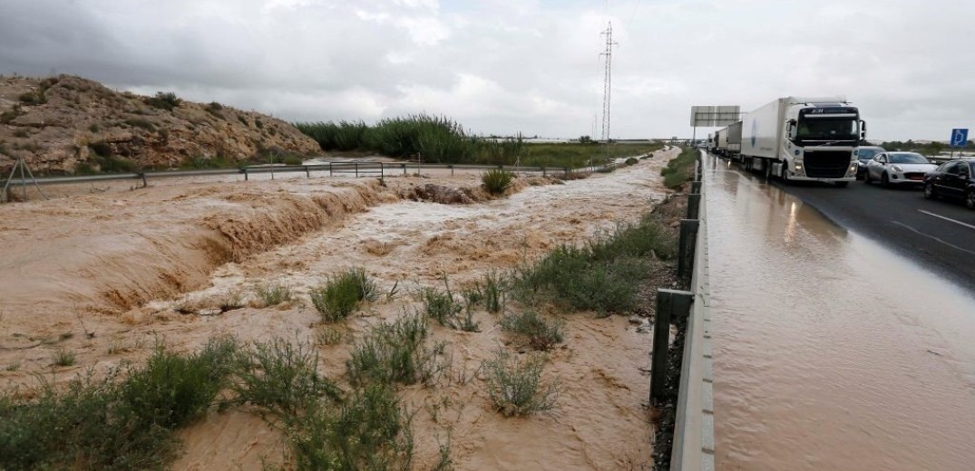 Ισπανία: Στους τέσσερις οι νεκροί από τις καταρρακτώδεις βροχές και τις πλημμύρες  