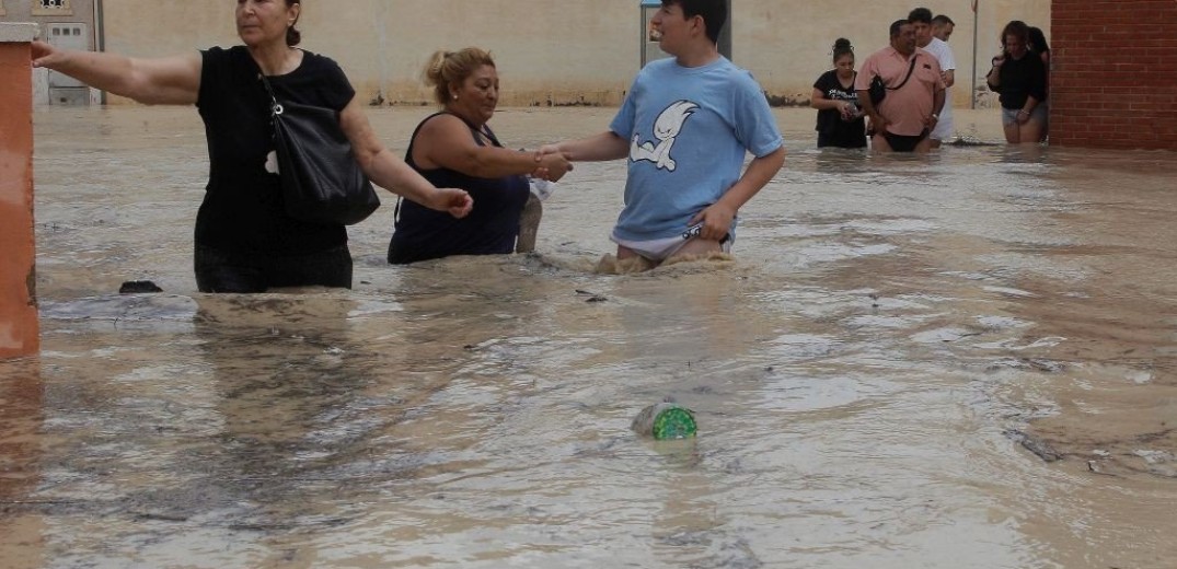 Ισπανία: Πέντε νεκροί και 3.500 εκτοπισμένοι από τις πλημμύρες (φωτο)