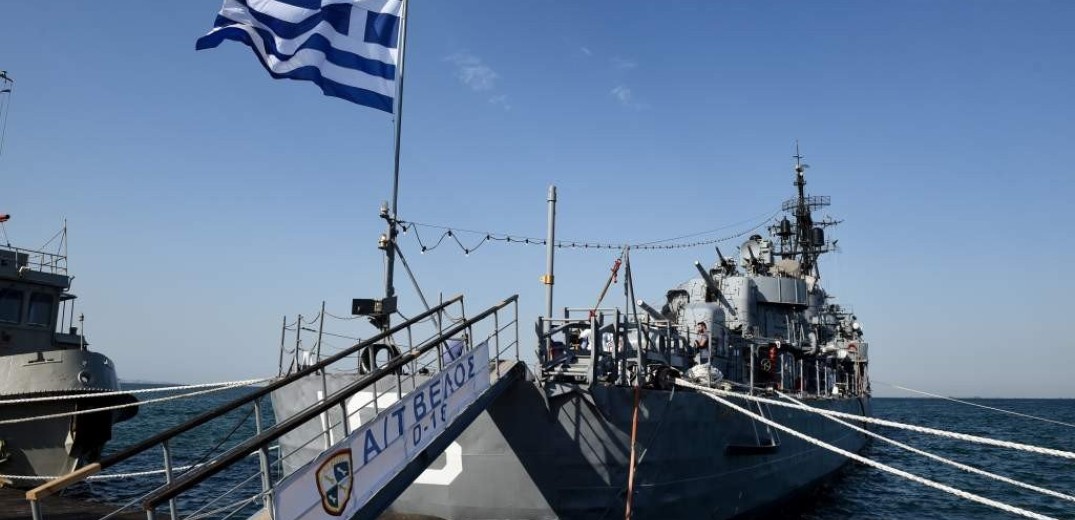 Μένει ή φεύγει το Α&#x2F;Τ «Βέλος»; Απάντηση Χαρδαλιά για το πλοίο - μουσείο που αγκάλιασε η Θεσσαλονίκη