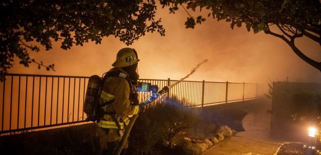 Οι δασικές πυρκαγιές απειλούν... ξανά την Καλιφόρνια 