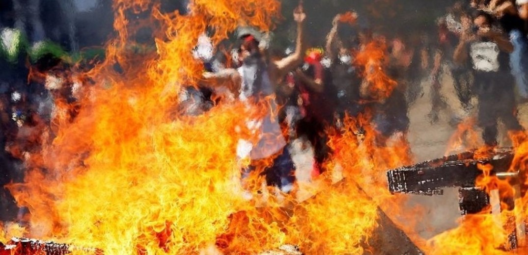 Χιλή: Δώδεκα οι νεκροί από τις ταραχές -  Απαγόρευση κυκλοφορίας για τρίτη νύχτα