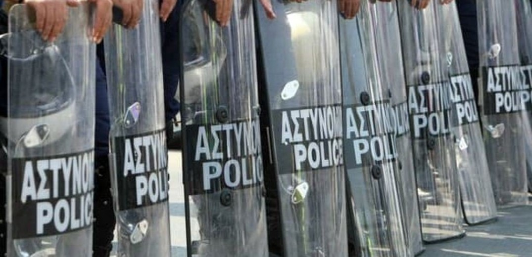 Θεσσαλονίκη: Παράσταση διαμαρτυρίας των αστυνομικών λόγω μεταναστευτικού 